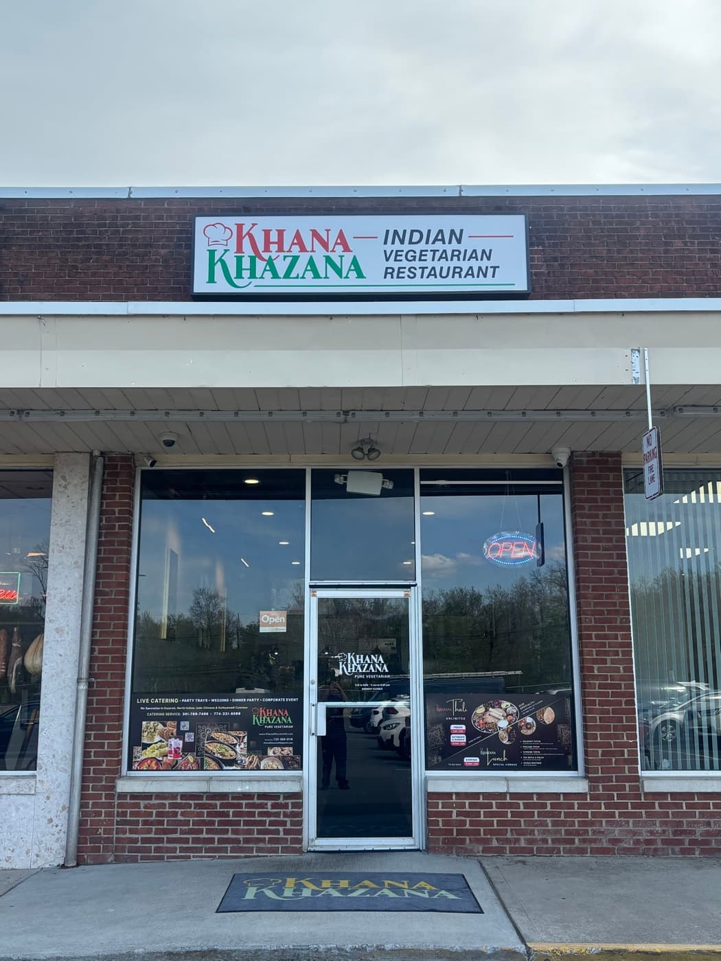 Inside Khana Khazana, Somerset NJ